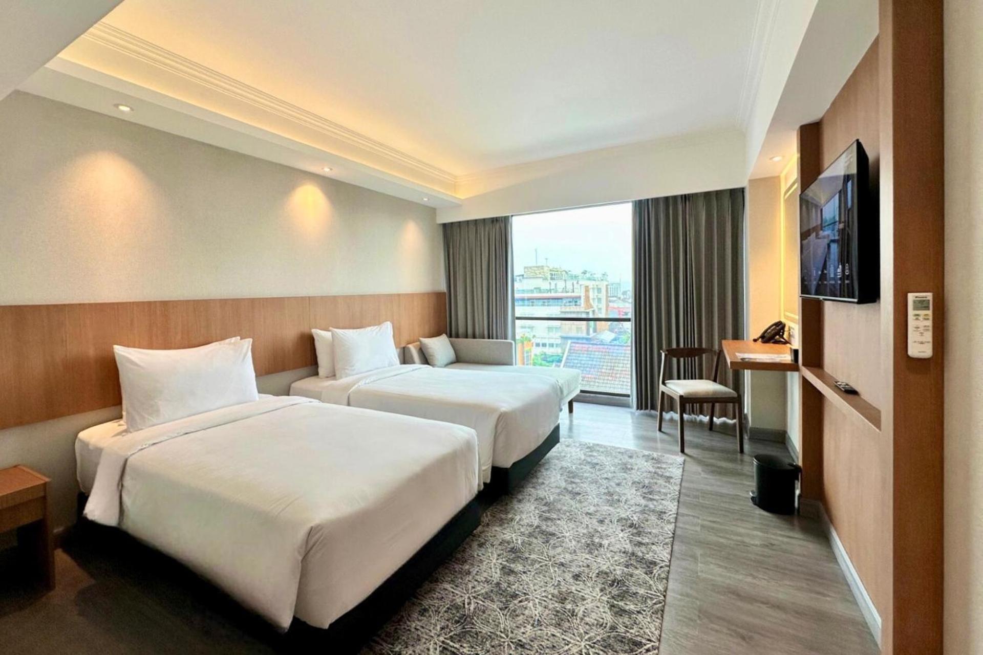 The Malioboro Hotel & Conference Center Jogjacarta Exterior foto